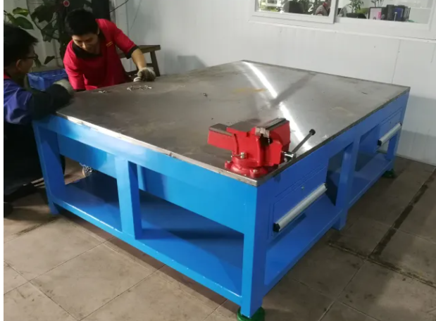 鉗工工作臺標(biāo)準(zhǔn)尺寸有哪些？